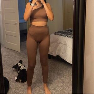 Brown High-Waisted Leggings